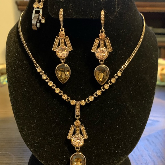 COPY - Remarkable Givenchy Jewels - Picture 9 of 15